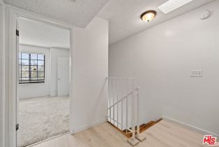 Condominium, 2519 Kansas ave, Santa Monica, CA 90404 - 11