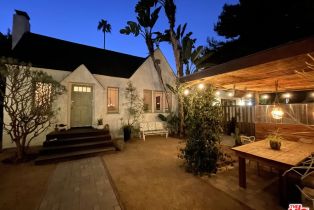 Single Family Residence, 749 Indiana ave, Venice, CA 90291 - 2