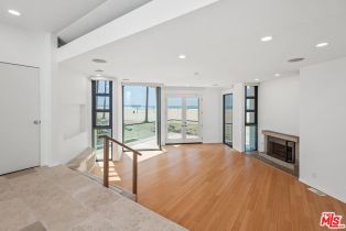 , 2319 Ocean Front walk, Venice, CA 90291 - 7