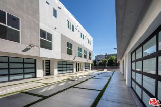 Residential Income, 5653 Hazeltine ave, Sherman Oaks, CA 91401 - 3