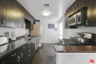 Condominium, 8839 Cynthia st, West Hollywood , CA 90069 - 5