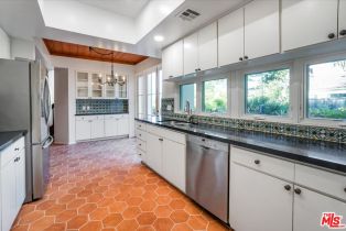 Single Family Residence, 321 Las Casas ave, Pacific Palisades, CA 90272 - 12