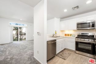 Condominium, 13200 Pacific promenade, Playa Vista, CA 90094 - 5