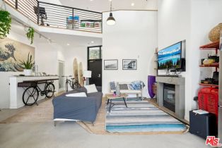 Condominium, 815 Hampton dr, Venice, CA 90291 - 4