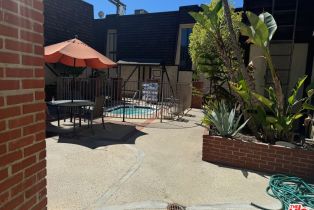 Residential Income, 15050 Moorpark st, Sherman Oaks, CA 91403 - 5