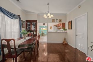 Single Family Residence, 2213 Virginia ave, Santa Monica, CA 90404 - 5