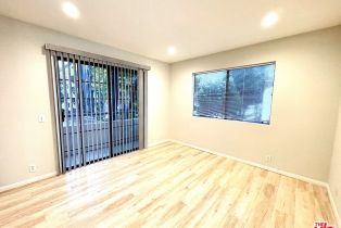 Condominium, 10960 Bluffside dr, Studio City, CA 91604 - 3