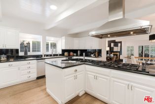 Single Family Residence, 17765 Camino De Yatasto, Pacific Palisades, CA 90272 - 14