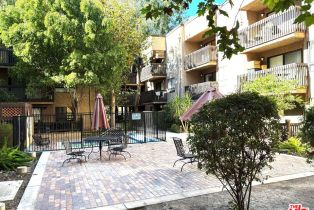 Condominium, 22100 Burbank blvd, Woodland Hills, CA 91367 - 5