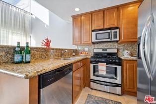 Condominium, 4211 Arch dr, Studio City, CA 91604 - 7