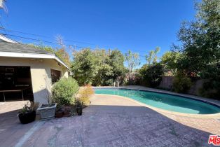 Single Family Residence, 18951 Sylvan st, Tarzana, CA 91335 - 2