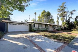 Single Family Residence, 4745 Degovia ave, Woodland Hills, CA 91364 - 9