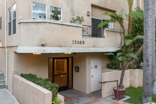 Condominium, 12060 Hoffman st, Studio City, CA 91604 - 31