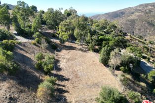 Single Family Residence, 12445 Yellow Hill rd, Malibu, CA 90265 - 32