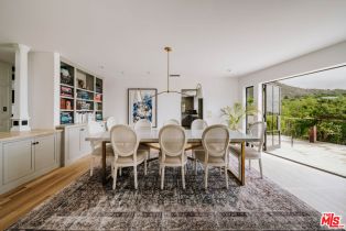 Single Family Residence, 16647 Bienveneda pl, Pacific Palisades, CA 90272 - 4