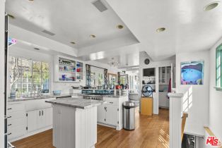 Single Family Residence, 1043 Franklin st, Santa Monica, CA 90403 - 6