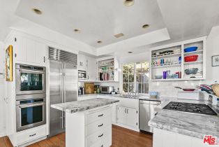 Single Family Residence, 1043 Franklin st, Santa Monica, CA 90403 - 5