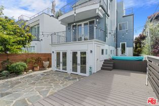 , 218 Carroll Canal, Venice, CA 90291 - 7