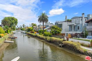 , 218 Carroll Canal, Venice, CA 90291 - 4