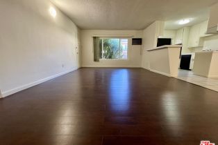 , 15540 Moorpark st, Encino, CA 91436 - 6