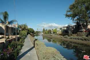 , 3000 Grand Canal, Venice, CA 90291 - 3