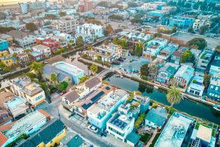 Single Family Residence, 218 Carroll Canal, Venice, CA 90291 - 56