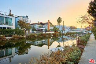 Single Family Residence, 218 Carroll Canal, Venice, CA 90291 - 53