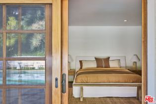 Single Family Residence, 3268 Serra rd, Malibu, CA 90265 - 17