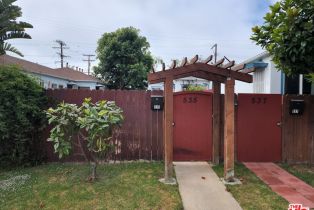 Single Family Residence, 535 Washington blvd, Venice, CA 90292 - 2