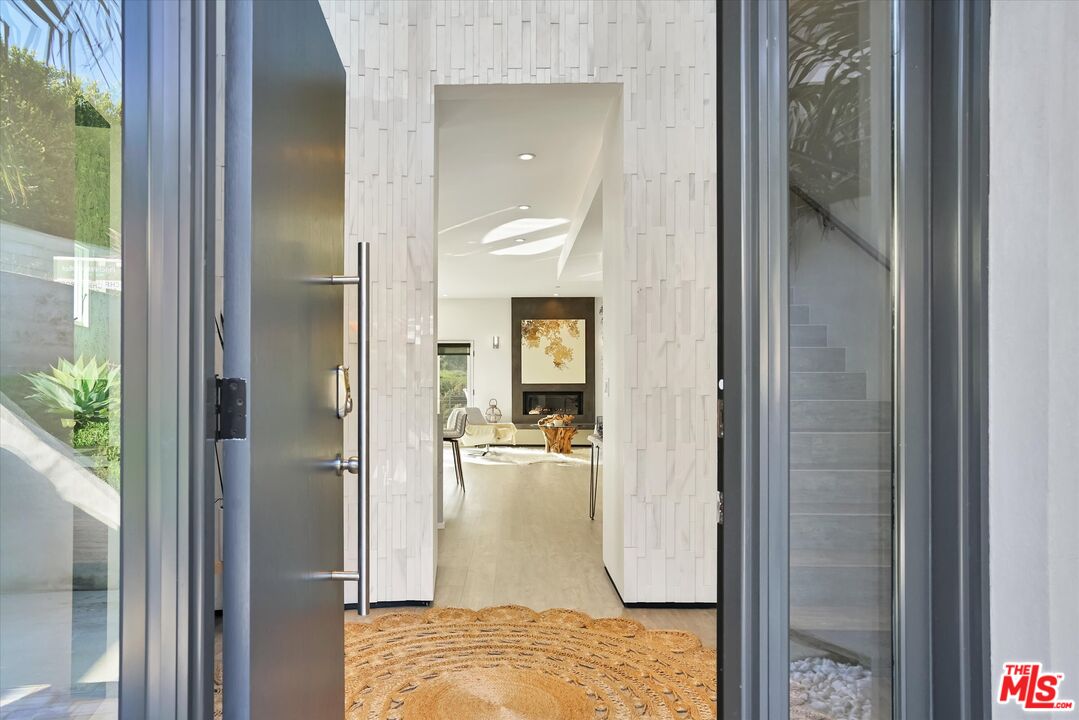 Single Family Residence, 3004 Sequit dr, Malibu, CA 90265 - 1