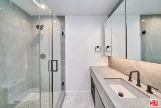 Apartment, 145 Maple dr, Beverly Hills, CA 90212 - 6