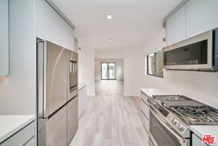 Apartment, 145 Maple dr, Beverly Hills, CA 90212 - 4