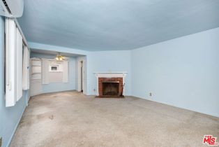 Single Family Residence, 2453 Oak st, Santa Monica, CA 90405 - 4