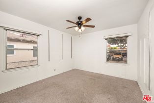 Single Family Residence, 2453 Oak st, Santa Monica, CA 90405 - 5