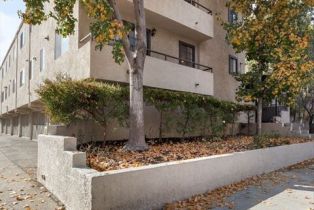 Condominium, 10960 Bluffside dr, Studio City, CA 91604 - 22