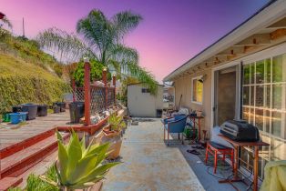 Single Family Residence, 2417 Calle Chanate, San Diego, CA 92139 - 30