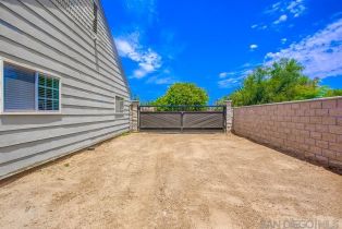 Single Family Residence, 214 Deddie ter, Fallbrook, CA 92028 - 4