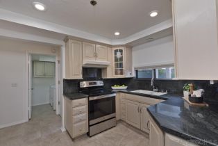 Condominium, 8263 Camino Del Oro, La Jolla, CA 92037 - 10