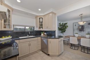 Condominium, 8263 Camino Del Oro, La Jolla, CA 92037 - 8