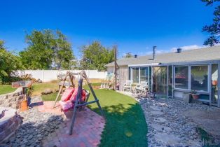 Single Family Residence, 6398 Badger Lake ave, San Diego, CA 92119 - 18