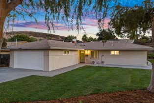 Single Family Residence, 12401 Metate ln, Poway, CA 92064 - 2