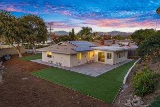 Single Family Residence, 12401 Metate ln, Poway, CA 92064 - 38