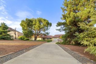 Single Family Residence, 40781 Via De La Roca, Fallbrook, CA 92028 - 47