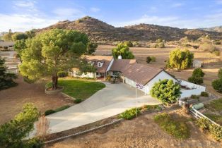 Single Family Residence, 40781 Via De La Roca, Fallbrook, CA 92028 - 5