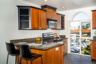 Condominium, 7514 Girard ave, La Jolla, CA 92037 - 4