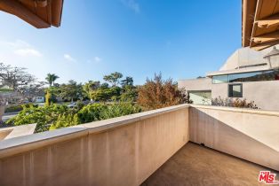 Single Family Residence, 720 San Vicente blvd, Santa Monica, CA 90402 - 24