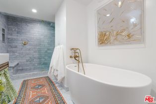 Condominium, 700 Main st, Venice, CA 90291 - 24