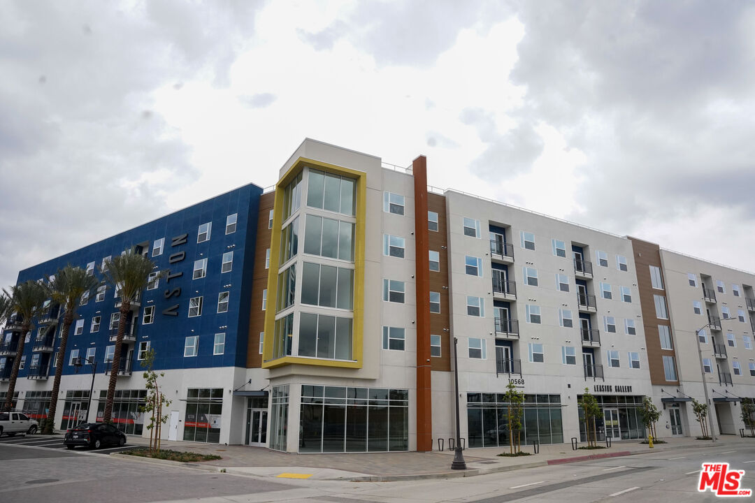 , 10568 Promenade Gateway, El Monte, CA 91731 - 1