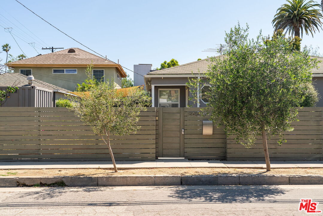 Single Family Residence, 2003 Linden ave, Venice, CA 90291 - 1