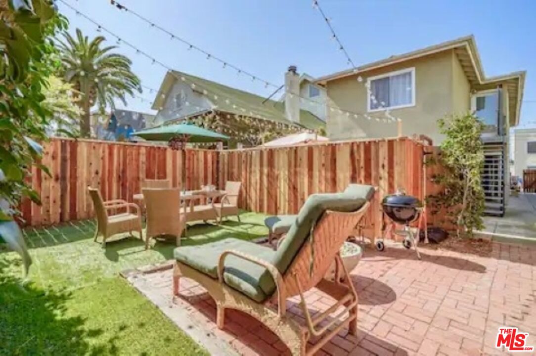 Single Family Residence, 35 DUDLEY ave, Venice, CA 90291 - 1